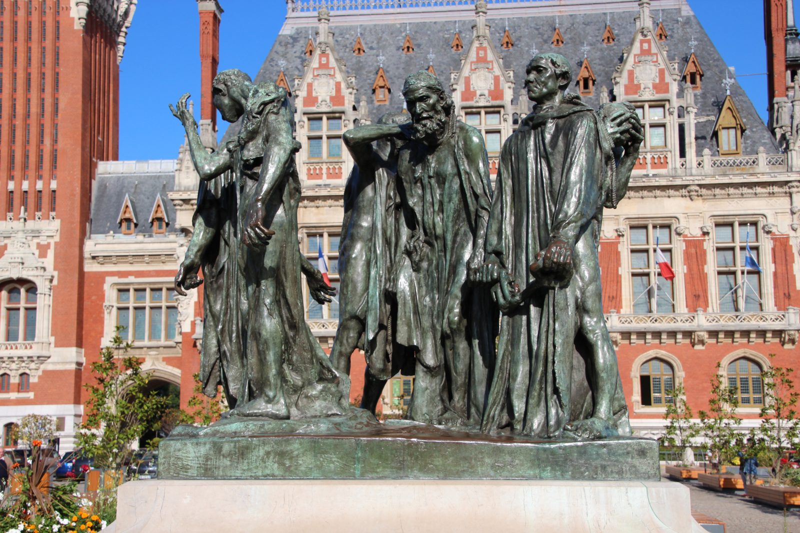 Les Bourgeois de Calais, sculpture de Rodin devant l'hôtel de ville